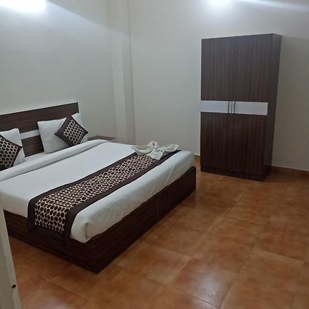 Hotel Nathu Palace Nowe Delhi Zewnętrze zdjęcie