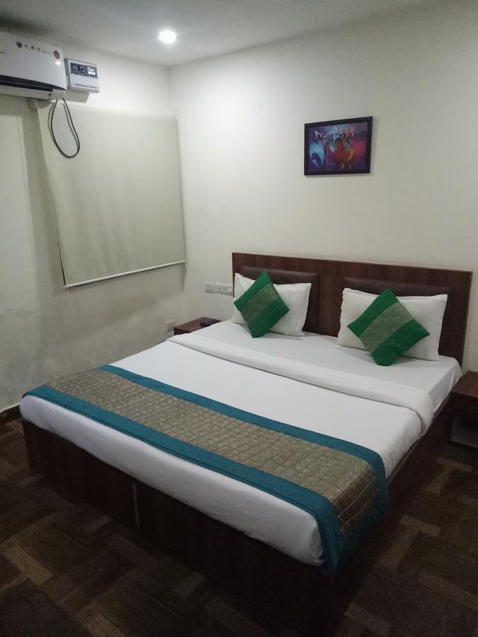 Hotel Nathu Palace Nowe Delhi Zewnętrze zdjęcie