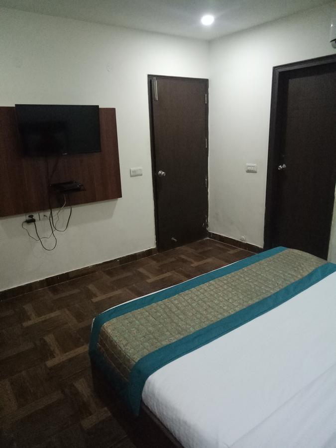 Hotel Nathu Palace Nowe Delhi Zewnętrze zdjęcie
